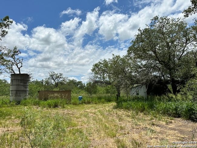 7527 N State Highway 16, Home with 3 bedrooms, 2 bathrooms and null parking in Poteet TX | Image 4