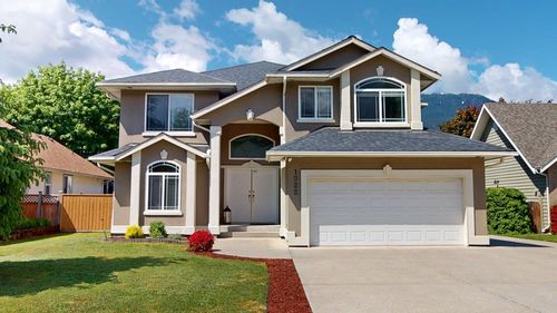 1022 Regency Pl, Squamish, BC, V0N0L4 | Card Image
