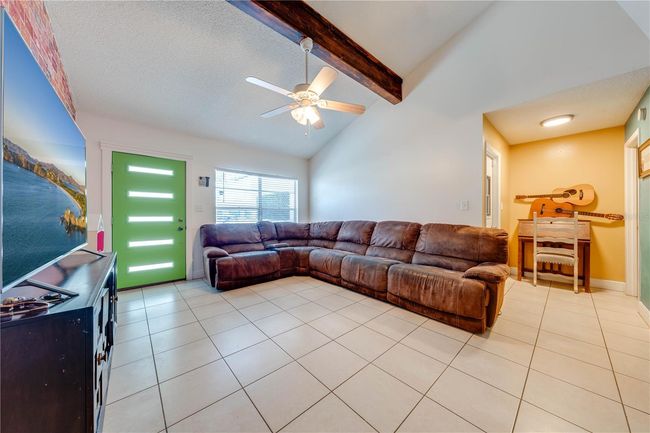 Living Room | Image 8