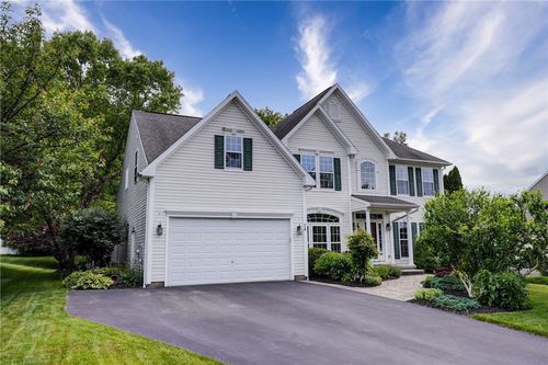 74 Chadwick Mnr, Fairport, NY, 14450-8820 | Card Image
