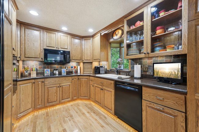 30-web-or-mls-Barnes Ave-0306-030.jpg | Image 17