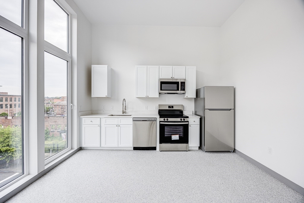 Residential Lease in Lowell 2