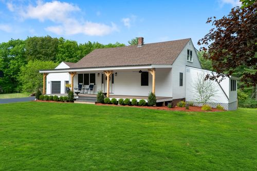 42 College Rd, Stratham, NH, 03885-2342 | Card Image