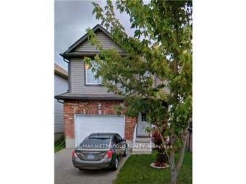 640 Violet St, Waterloo, ON, N2V2W2 | Card Image