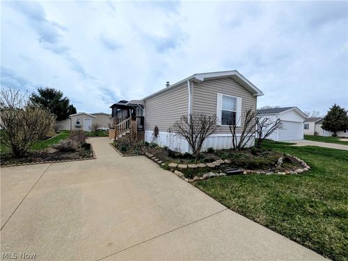 592 Sandtrap Circle, Painesville, OH, 44077 | Card Image