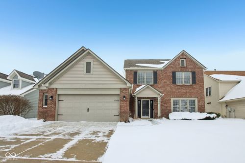 8764 Woodstone Dr, Indianapolis, IN, 46256-6301 | Card Image