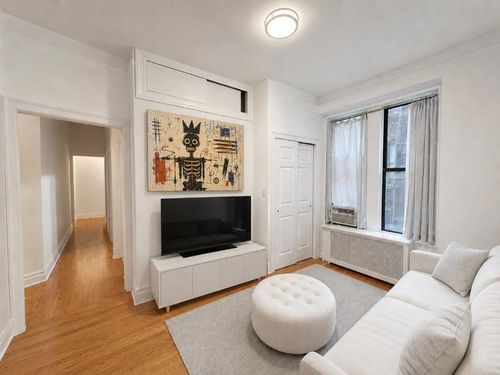 4-515 Seminary Row, New York, NY, 10027-5835 | Card Image
