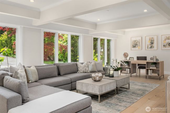 8620 N Mercer Way, House other with 5 bedrooms, 5 bathrooms and 3 parking in Mercer Island WA | Image 15