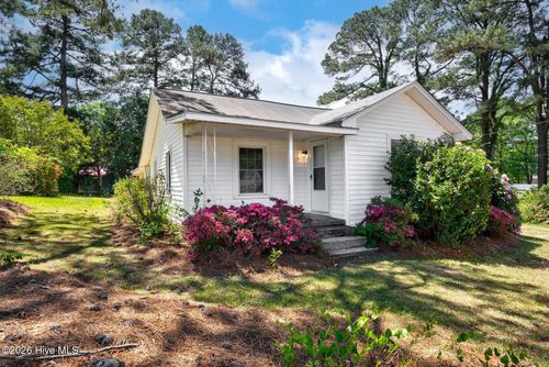 629 Western Ave, Nashville, NC, 27856-1136 | Card Image