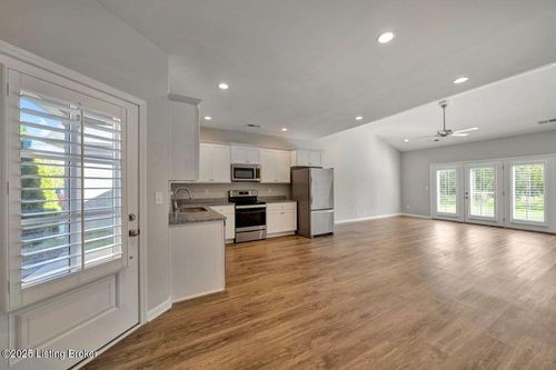 6413 Renate Rd, Louisville, KY, 40291-2689 | Card Image