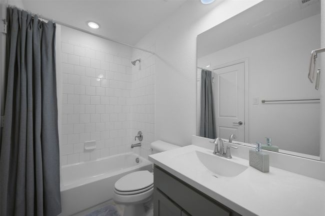 5th Bed ensuite full bath. | Image 31