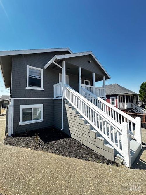 219 Florida St, Vallejo, CA, 94590-5411 | Card Image
