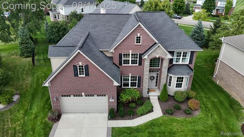 124 Shannon Partin Blvd, South Lyon, MI, 48178-8208 | Card Image