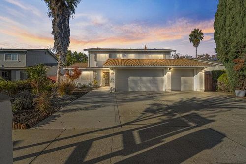 819 Cumberland Dr, Gilroy, CA, 95020-5930 | Card Image