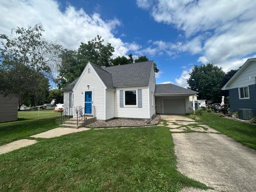 370 E 5th St, Zumbrota, MN, 55992-1333 | Card Image