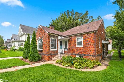 908 Elm St, Grinnell, IA, 50112-2035 | Card Image