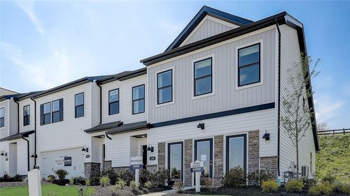 107 Delmonica Dr, Washington, PA, 15301-8224 | Card Image