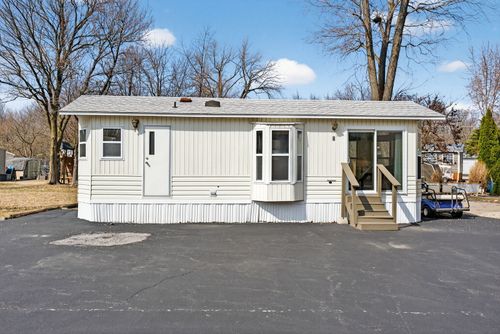 2 Largemouth Ln, Wilmington, IL, 60481-8775 | Card Image