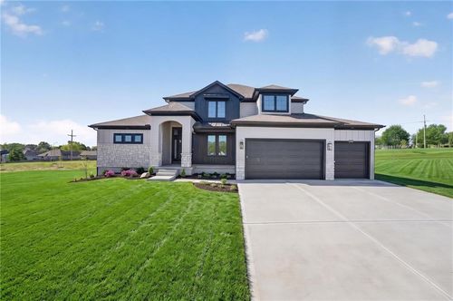 8325 Ne 76th Ter, Kansas City, MO, 64158 | Card Image