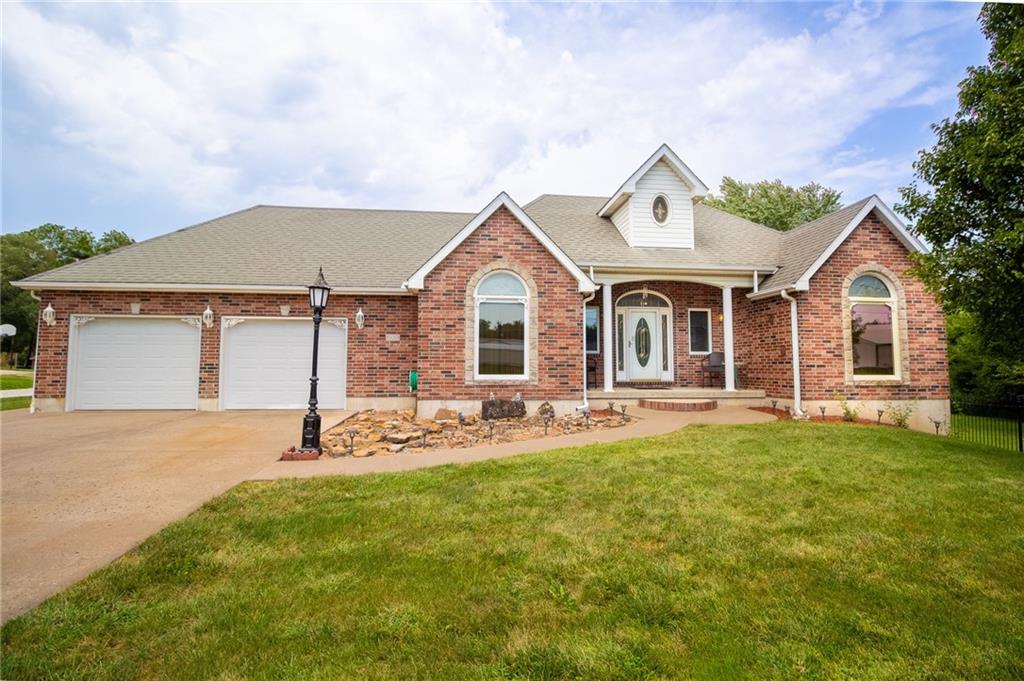 Mason St, Odessa, MO 64076