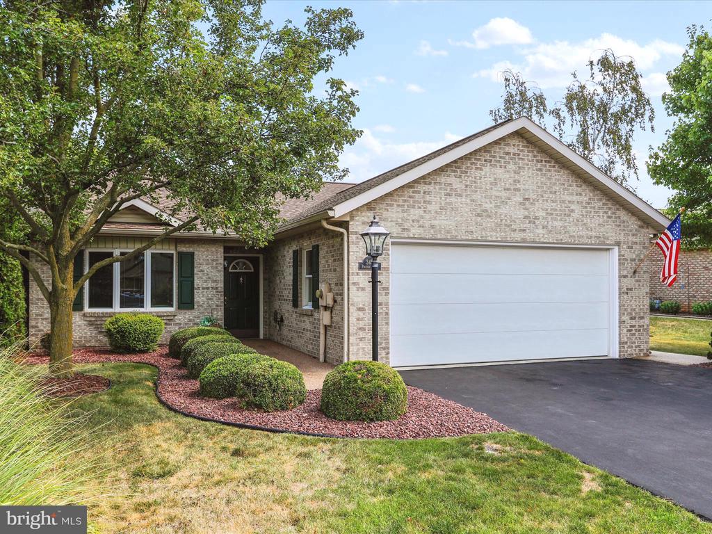 Phoenix Dr, Chambersburg, PA 17201