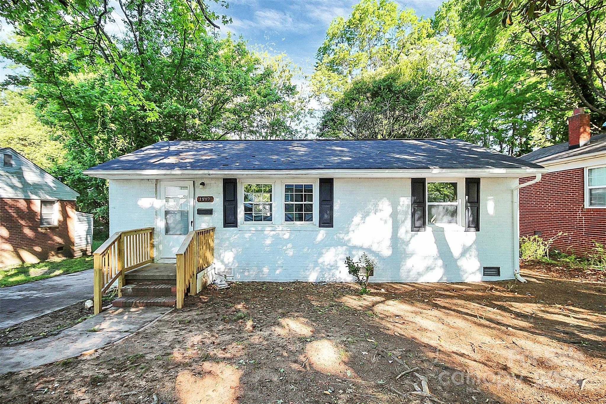 Rachel St, Charlotte, NC 28206