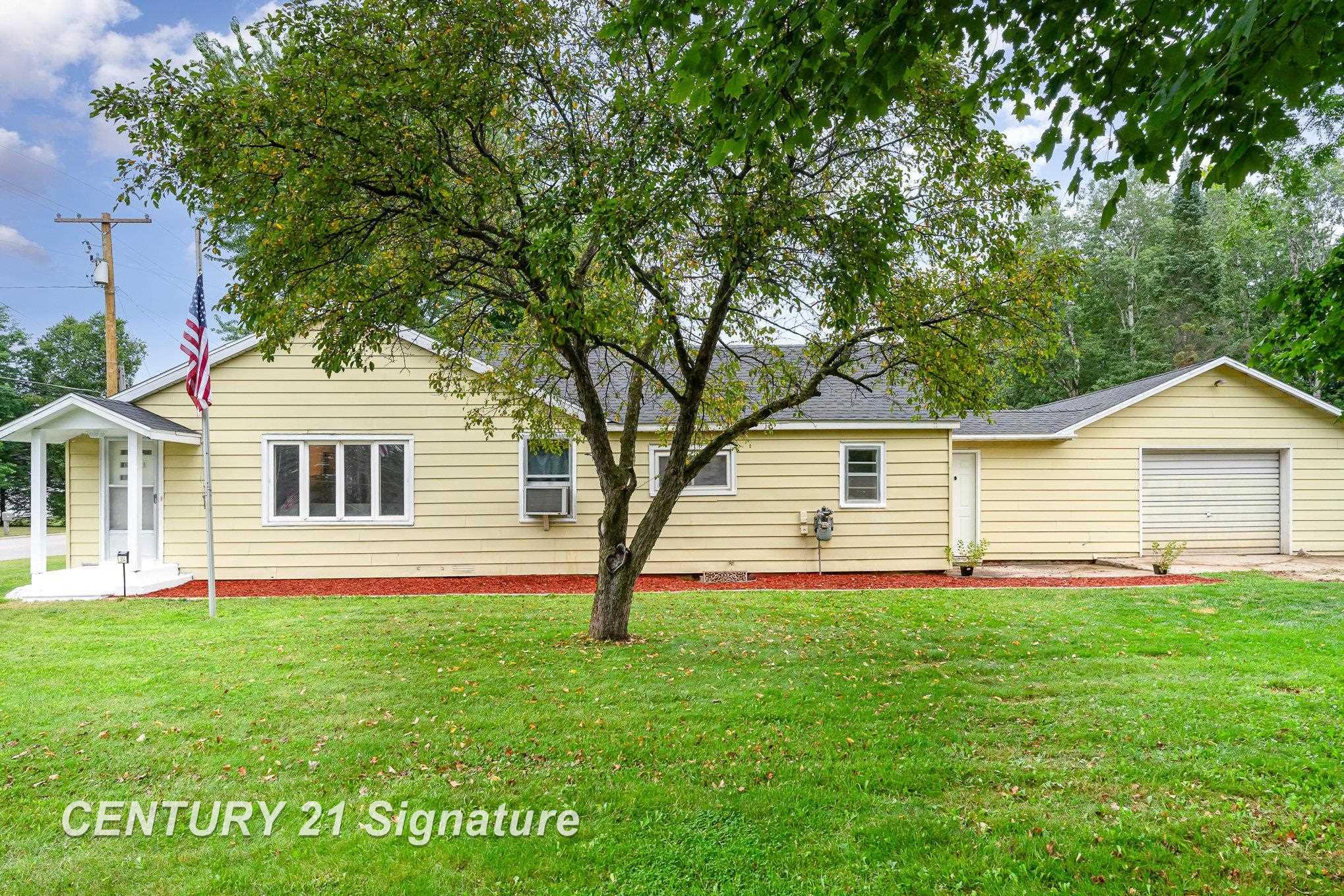 Corning St, Farwell, MI 48622