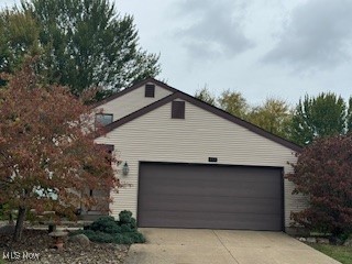 Meadow Pl, Columbiana, OH 44408