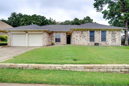 1000 Forest Trail Ct, Euless, TX, 76039-2546 | Card Image