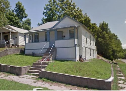 2001 Main St, Saint Joseph, MO, 64505-2450 | Card Image