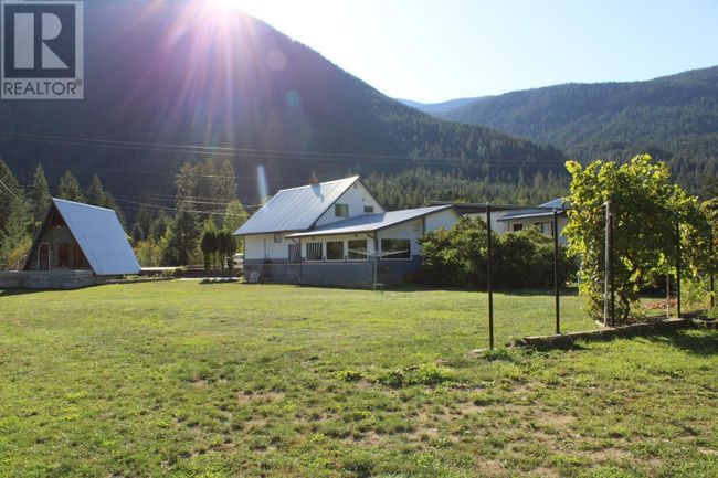 3152 Highway 6, House other with 3 bedrooms, 2 bathrooms and null parking in Slocan Park BC | Image 33