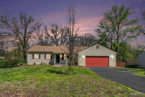 915 Coronet Drive, Ballwin, MO, 63011 | Card Image
