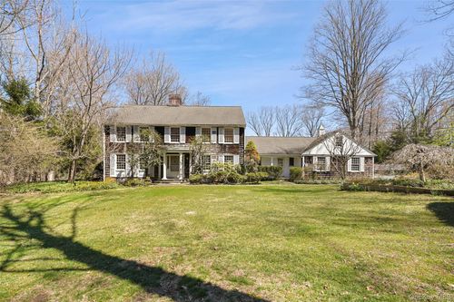 220 Middle Patent Rd, Bedford, NY, 10506-1819 | Card Image