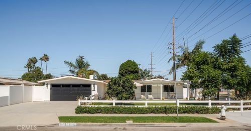 200 Wake Forest, Costa Mesa, CA, 92626 | Card Image