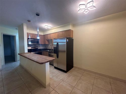 apt-24-2607 Ne 8th Ave, Wilton Manors, FL, 33334-2523 | Card Image