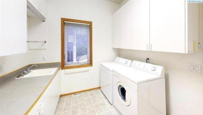1545 Capri Ct, Condo with 4 bedrooms, 3 bathrooms and null parking in Pullman WA | Image 24