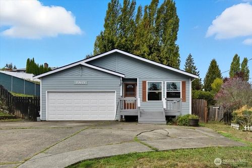 13633 42nd Avenue S, Tukwila, WA, 98168 | Card Image