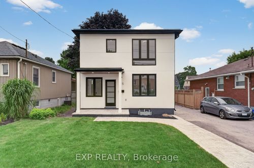325 Queensdale Ave E, Hamilton, ON, L9A1L5 | Card Image