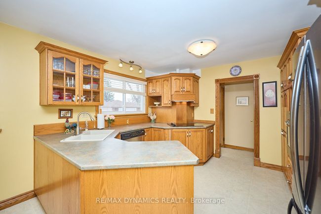 34 Barron St, House other with 3 bedrooms, 1 bathrooms and 3 parking in Welland ON | Image 12