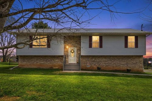 312 St Edward Dr, Dandridge, TN, 37725-6370 | Card Image