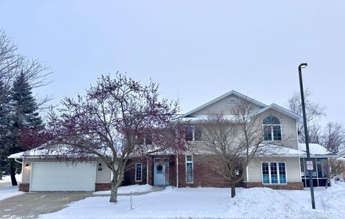 11 Pentire Circle, Iowa City, IA, 52245 | Card Image