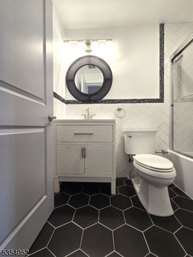 90 Seaview Ave, Home with 6 bedrooms, 4 bathrooms and null parking in Jersey City NJ | Image 41
