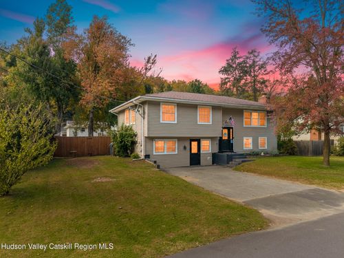 30 Willow Rd, Saugerties, NY, 12477-2137 | Card Image