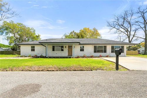 850 Barreca St, Norco, LA, 70079-2428 | Card Image