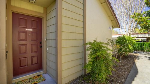 240 Park Place Dr, Petaluma, CA, 94954-6636 | Card Image