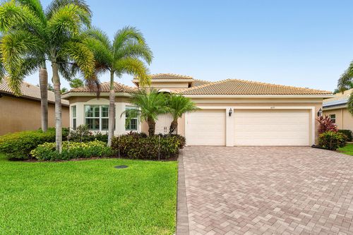 8271 Green Mountain Rd, Boynton Beach, FL, 33473-5077 | Card Image