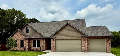 27 Blairgowrie Dr, Bella Vista, AR, 72715-5718 | Card Image