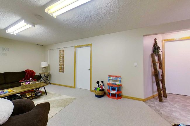 908 14 Avenue Se, Home with 4 bedrooms, 2 bathrooms and 5 parking in Slave Lake AB | Image 32