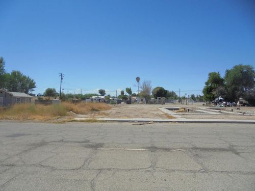 225 S 2nd St, Blythe, CA, 92225-2613 | Card Image