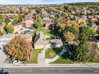 9725 Keele St, House other with 5 bedrooms, 5 bathrooms and 12 parking in Maple ON | Image 3